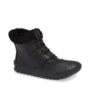 NWOB Sorel Out N About Plus Lux Waterproof Boot